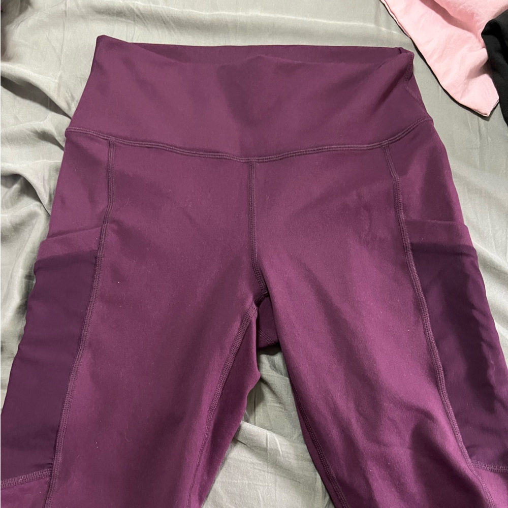 Fabletics Mila High-Waisted Pocket Legging